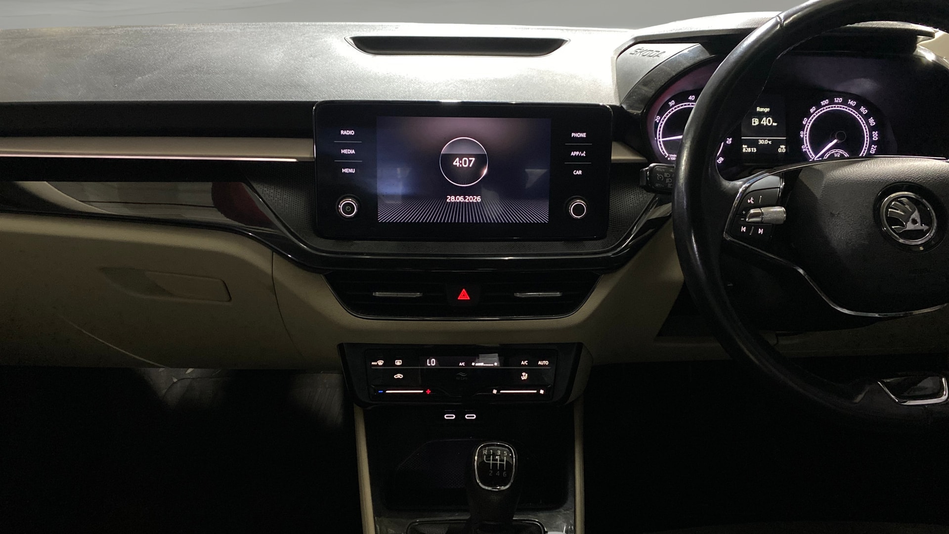 View 2022 Skoda Slavia Ambition 1.0 TSI MT Image 17 Used 2022 Skoda Slavia Ambition 1.0 TSI MT Image 17