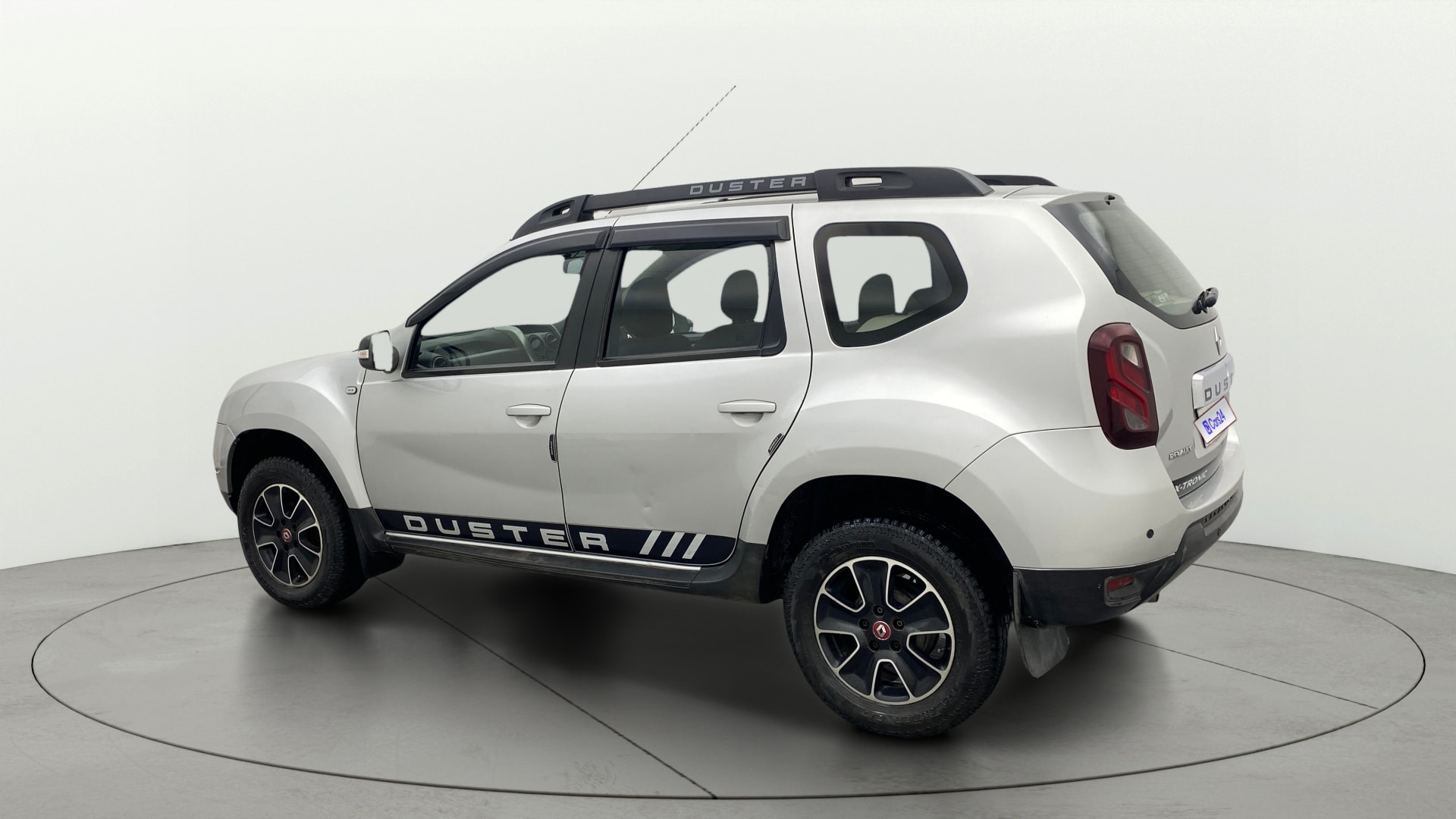 View 2017 Renault Duster Petrol RxS CVT Petrol Image 2 Used 2017 Renault Duster Petrol RxS CVT Petrol Image 2