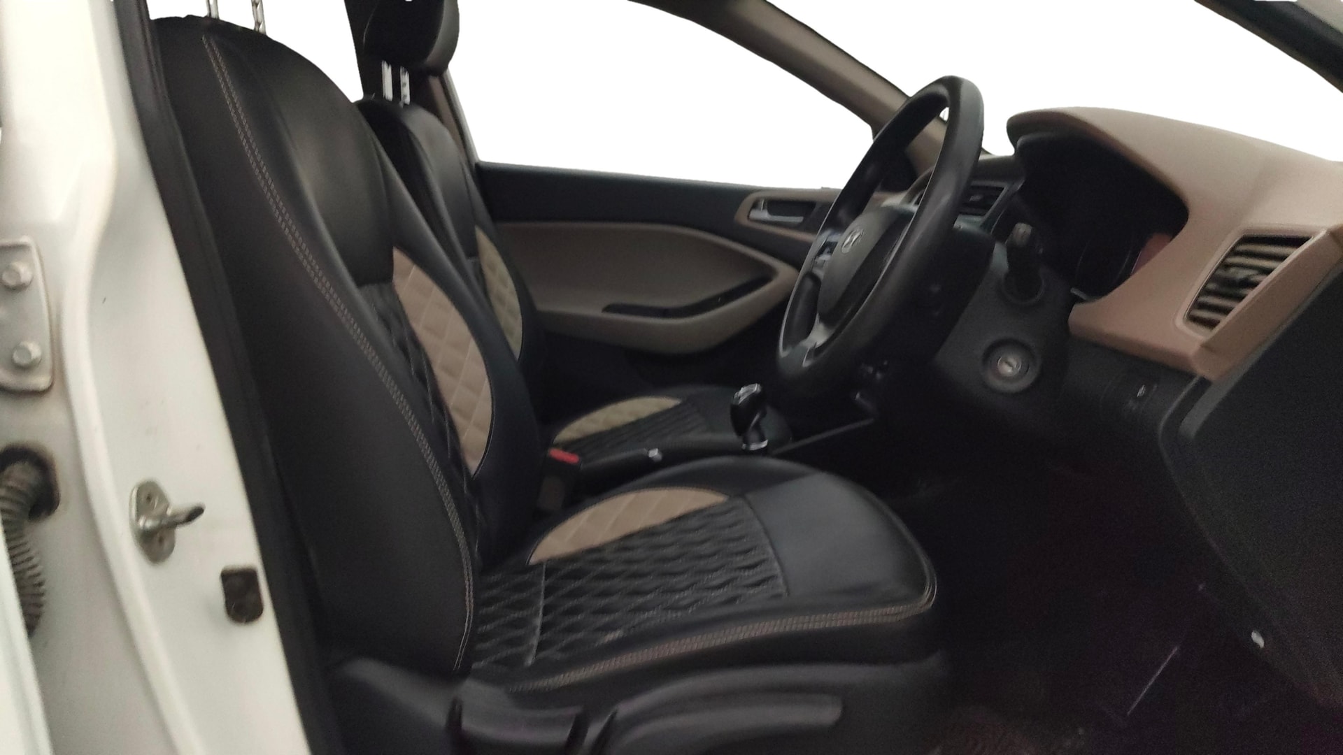 View 2019 Hyundai Elite i20 1.4 Sportz Plus Diesel BS IV Image 26 Used 2019 Hyundai Elite i20 1.4 Sportz Plus Diesel BS IV Image 26