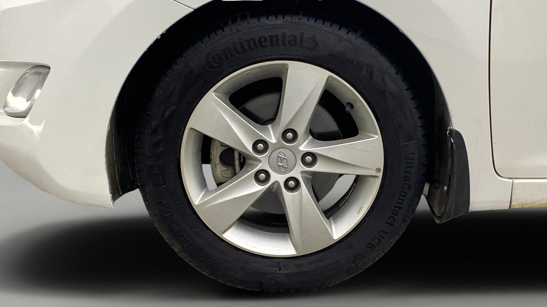 View 2013 Hyundai Elantra 1.6 CRDi S Image 29 Used 2013 Hyundai Elantra 1.6 CRDi S Image 29