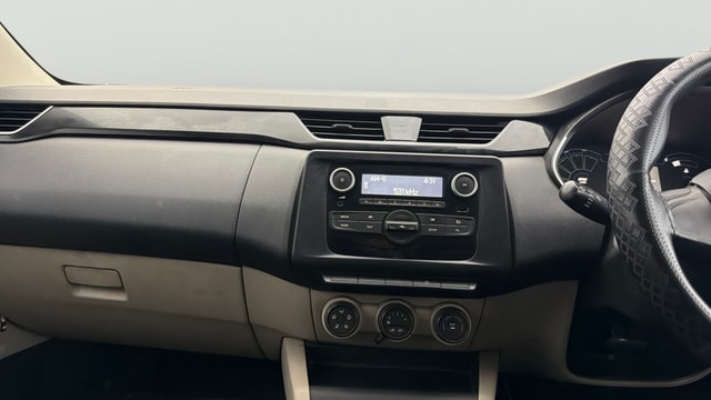 View Renault Triber Image 18 Used Renault Triber Image 18