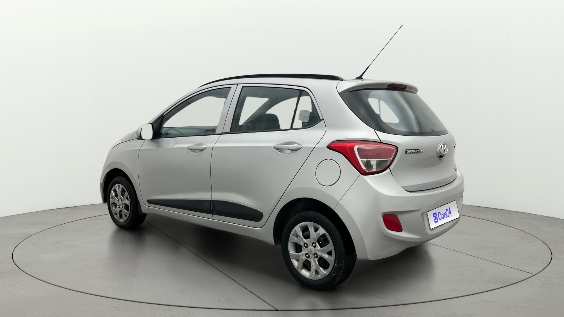 View 2017 Hyundai Grand i10 Sportz 1.2 Kappa Image 2 Used 2017 Hyundai Grand i10 Sportz 1.2 Kappa Image 2