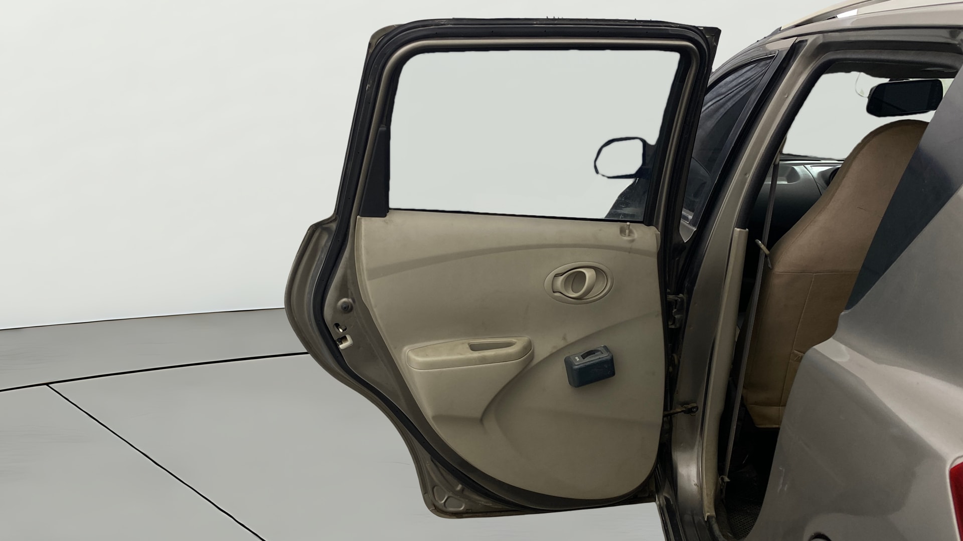 View 2016 Datsun Go T Image 22 Used 2016 Datsun Go T Image 22