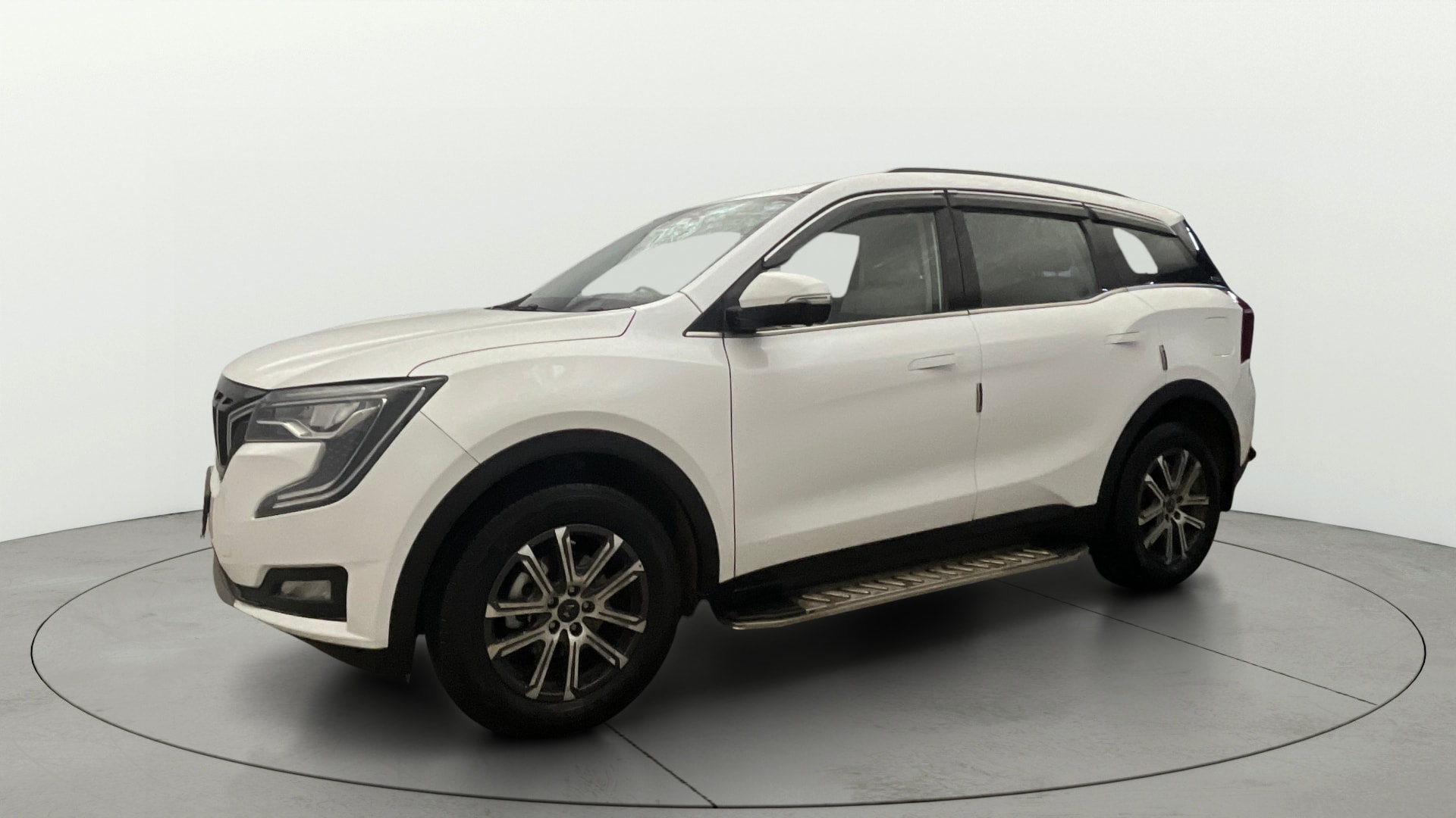 View 2025 Mahindra XUV700 MX Petrol 5 STR Image 23 Used 2025 Mahindra XUV700 MX Petrol 5 STR Image 23
