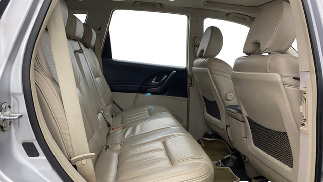 View Mahindra XUV500 Image 38 Used Mahindra XUV500 Image 38