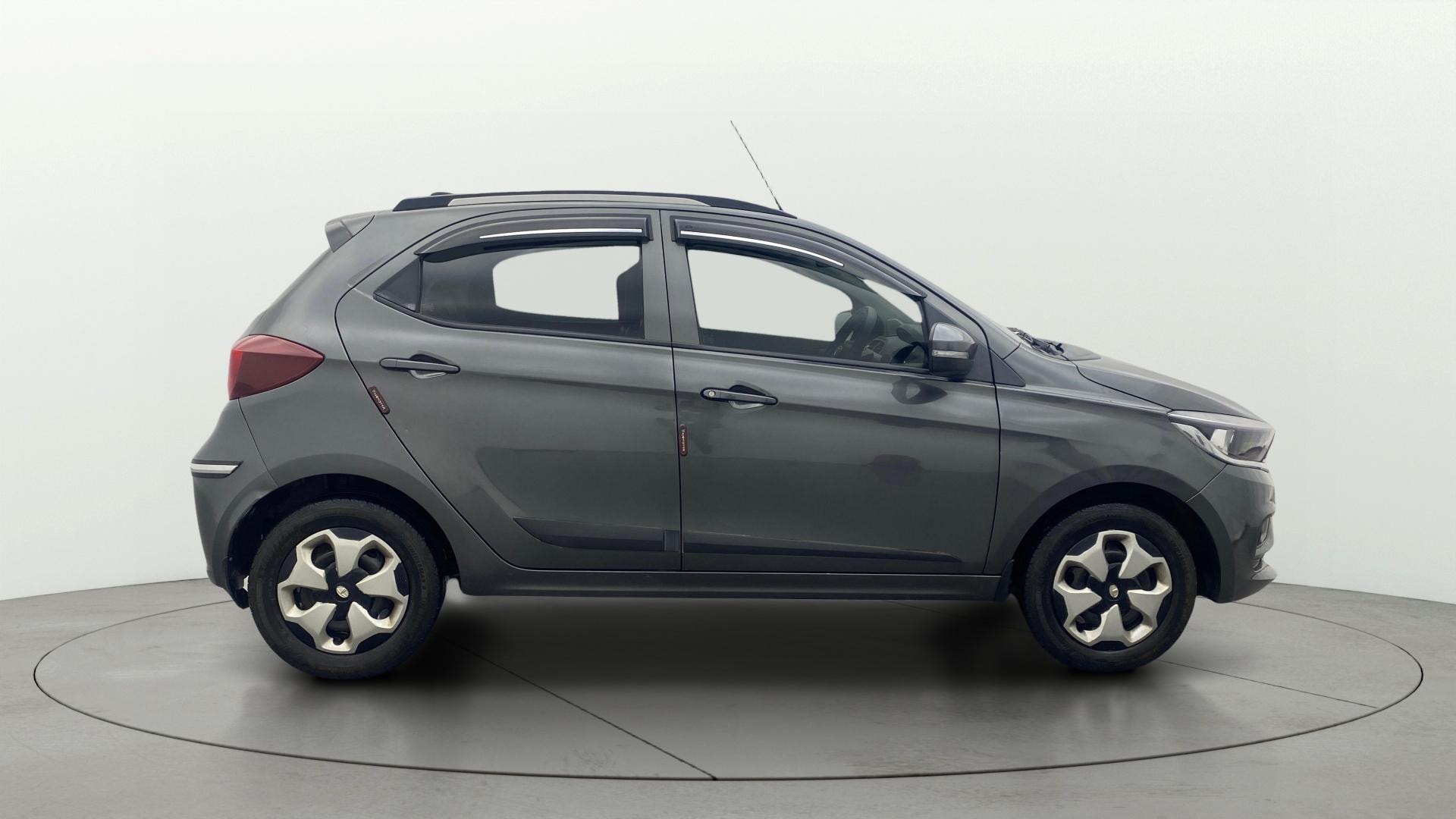 View 2020 Tata Tiago Revotorq XB Image 8 Used 2020 Tata Tiago Revotorq XB Image 8