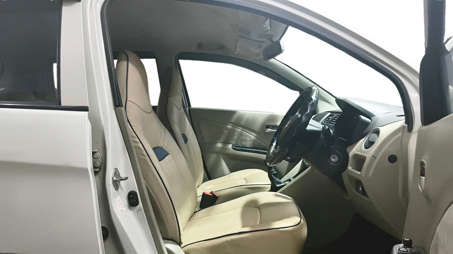 View 2016 Maruti Suzuki 1000 Base Variant Image 25 Used 2016 Maruti Suzuki 1000 Base Variant Image 25