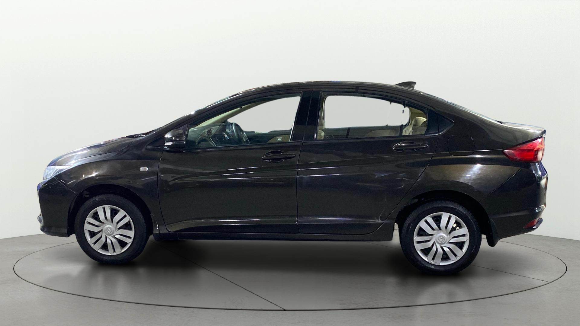 View 2014 Honda City ZX MT Diesel Anniversary Edition Image 6 Used 2014 Honda City ZX MT Diesel Anniversary Edition Image 6