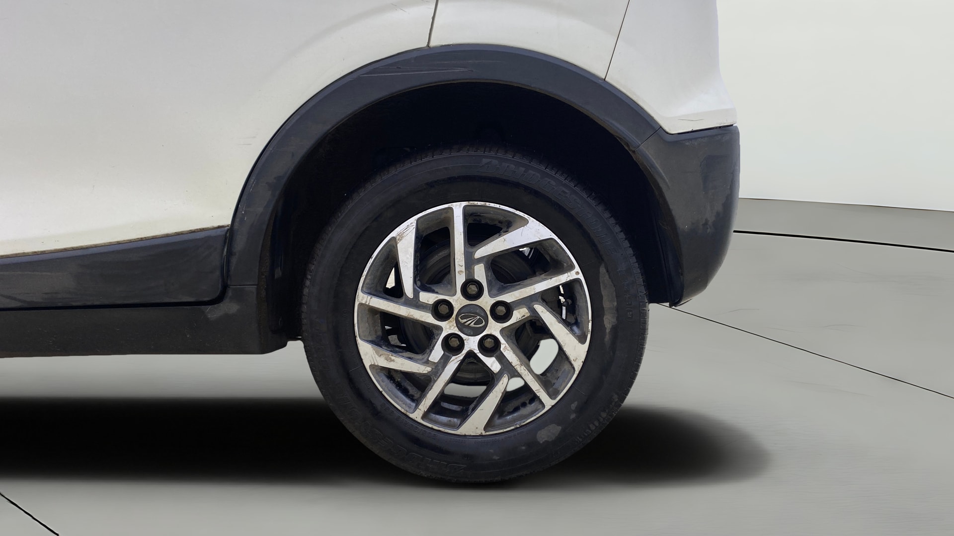 View 2022 Mahindra XUV300 W4 Petrol BS IV Image 11 Used 2022 Mahindra XUV300 W4 Petrol BS IV Image 11