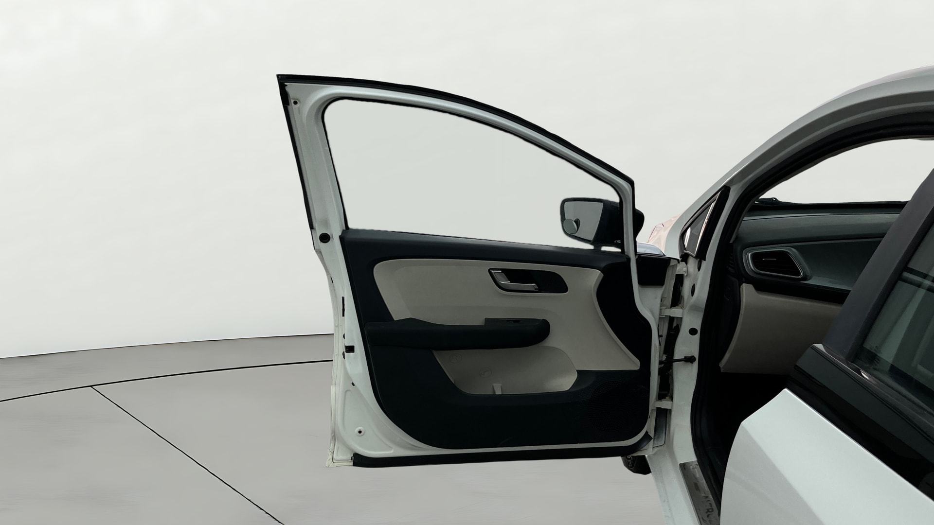 View 2023 Tata Altroz XZ Petrol Image 38 Used 2023 Tata Altroz XZ Petrol Image 38