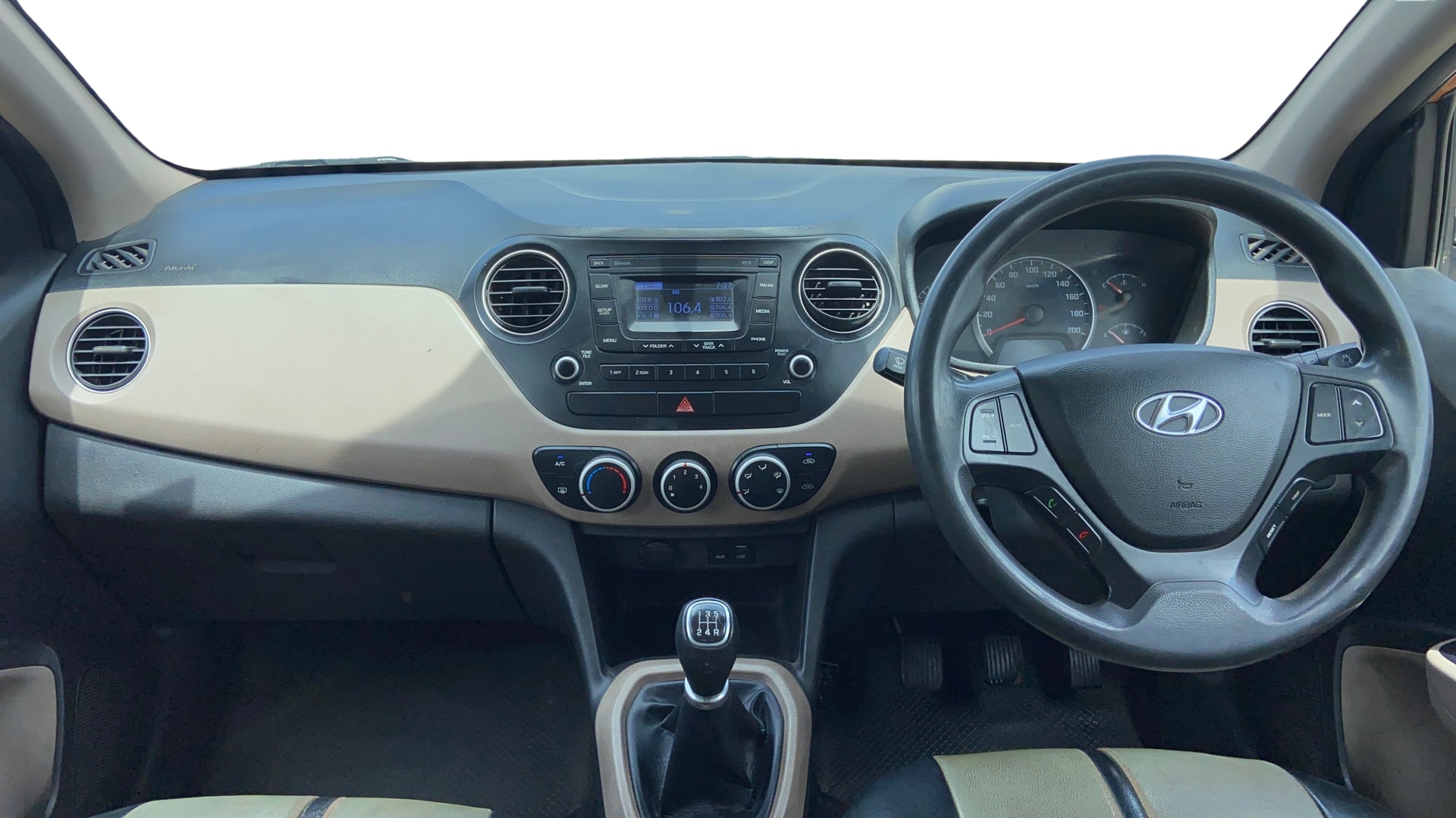 View 2016 Hyundai Grand i10 Sportz 1.2 Kappa Image 15 Used 2016 Hyundai Grand i10 Sportz 1.2 Kappa Image 15