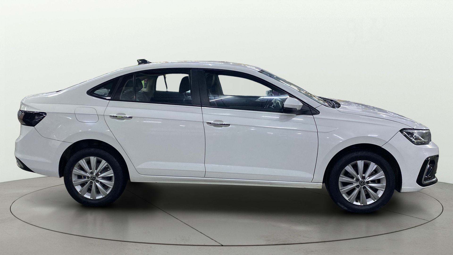 View 2022 Volkswagen Virtus Topline 1.0 TSI MT Image 8 Used 2022 Volkswagen Virtus Topline 1.0 TSI MT Image 8