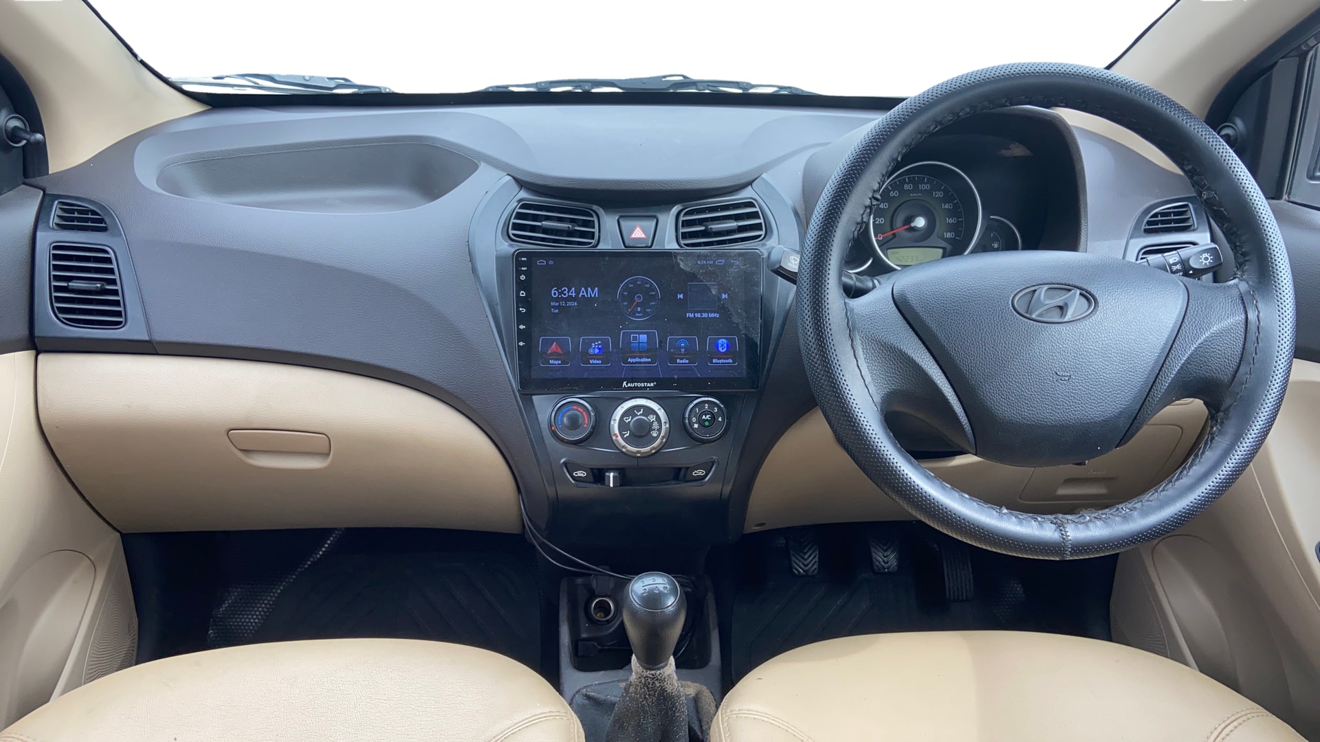 View 2018 Hyundai EON Magna Plus Image 15 Used 2018 Hyundai EON Magna Plus Image 15