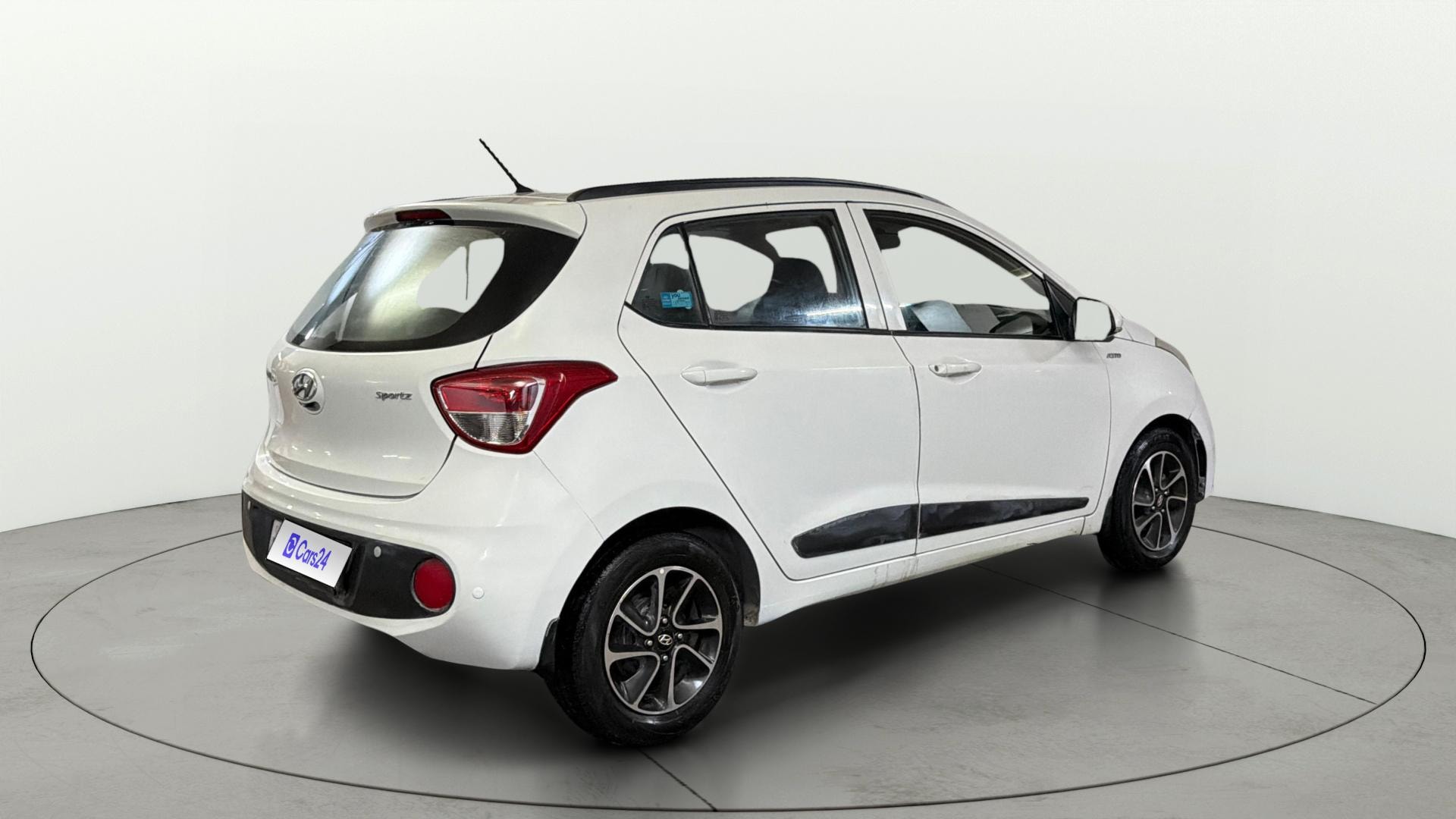 View 2018 Hyundai Grand i10 1.2 Sportz AT Petrol Image 42 Used 2018 Hyundai Grand i10 1.2 Sportz AT Petrol Image 42