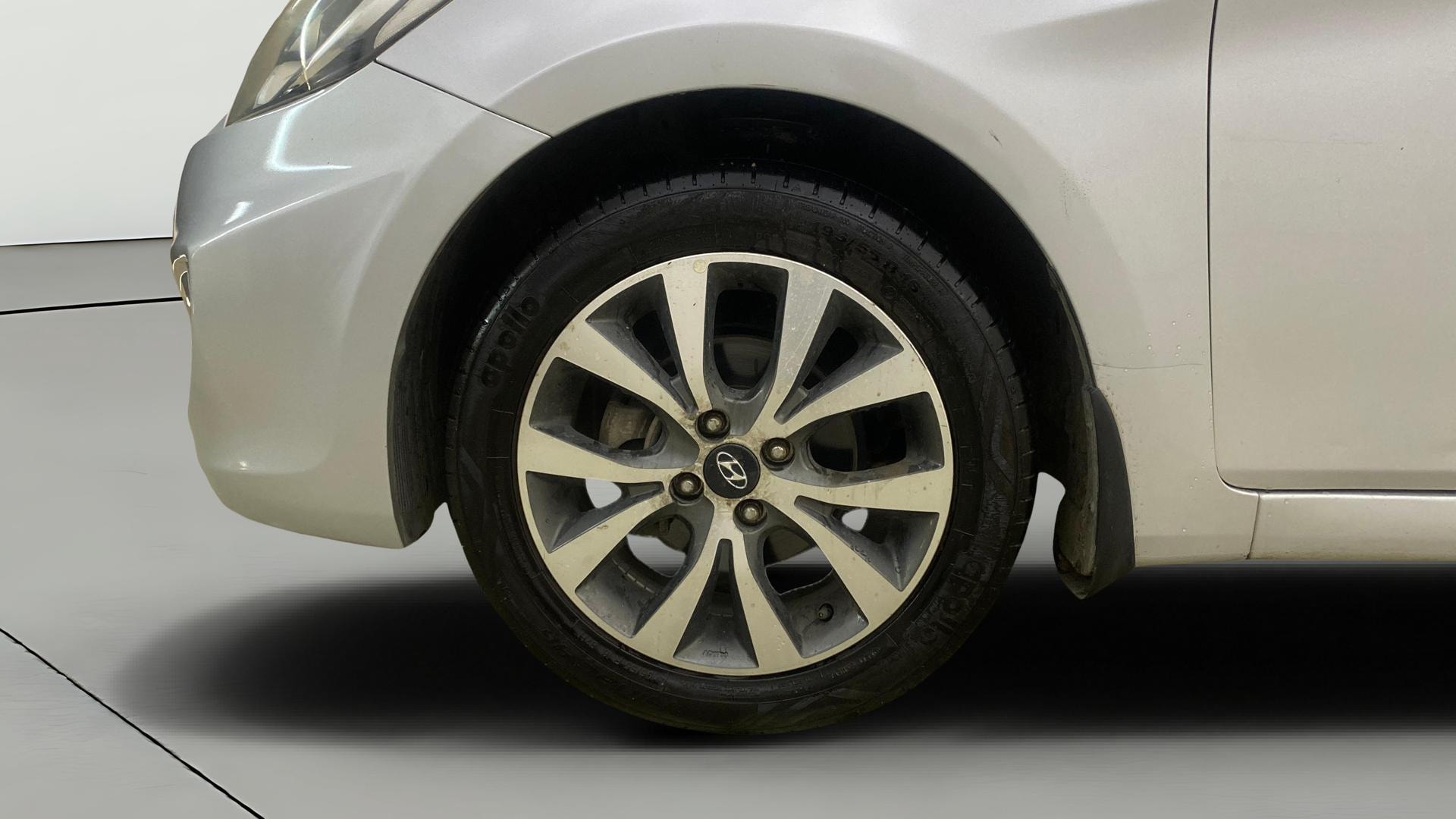 View 2013 Hyundai Fluidic Verna 1.6 VTVT SX Image 27 Used 2013 Hyundai Fluidic Verna 1.6 VTVT SX Image 27