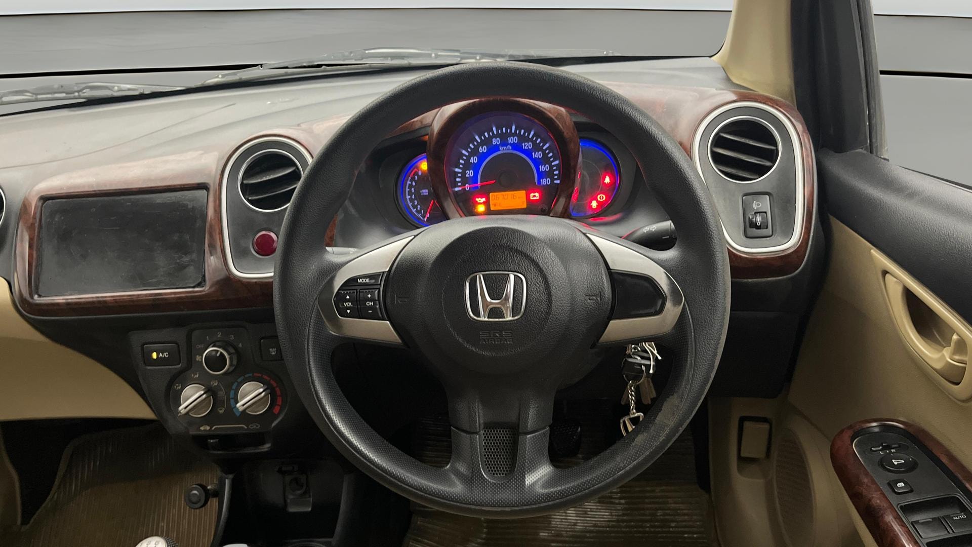 View 2015 Honda Mobilio E Diesel Image 21 Used 2015 Honda Mobilio E Diesel Image 21