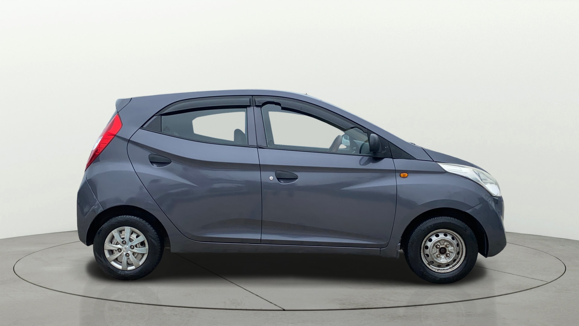 View 2015 Hyundai EON Era Plus Image 8 Used 2015 Hyundai EON Era Plus Image 8