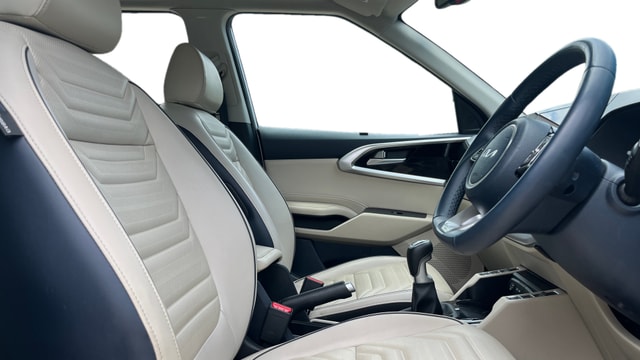 View Kia Carens Image 19 Used Kia Carens Image 19