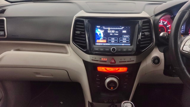 View Mahindra XUV300 Image 33 Used Mahindra XUV300 Image 33