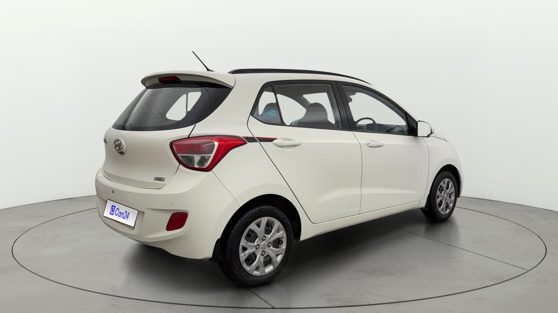 View 2017 Hyundai Grand i10 Sportz 1.2 Kappa Image 42 Used 2017 Hyundai Grand i10 Sportz 1.2 Kappa Image 42