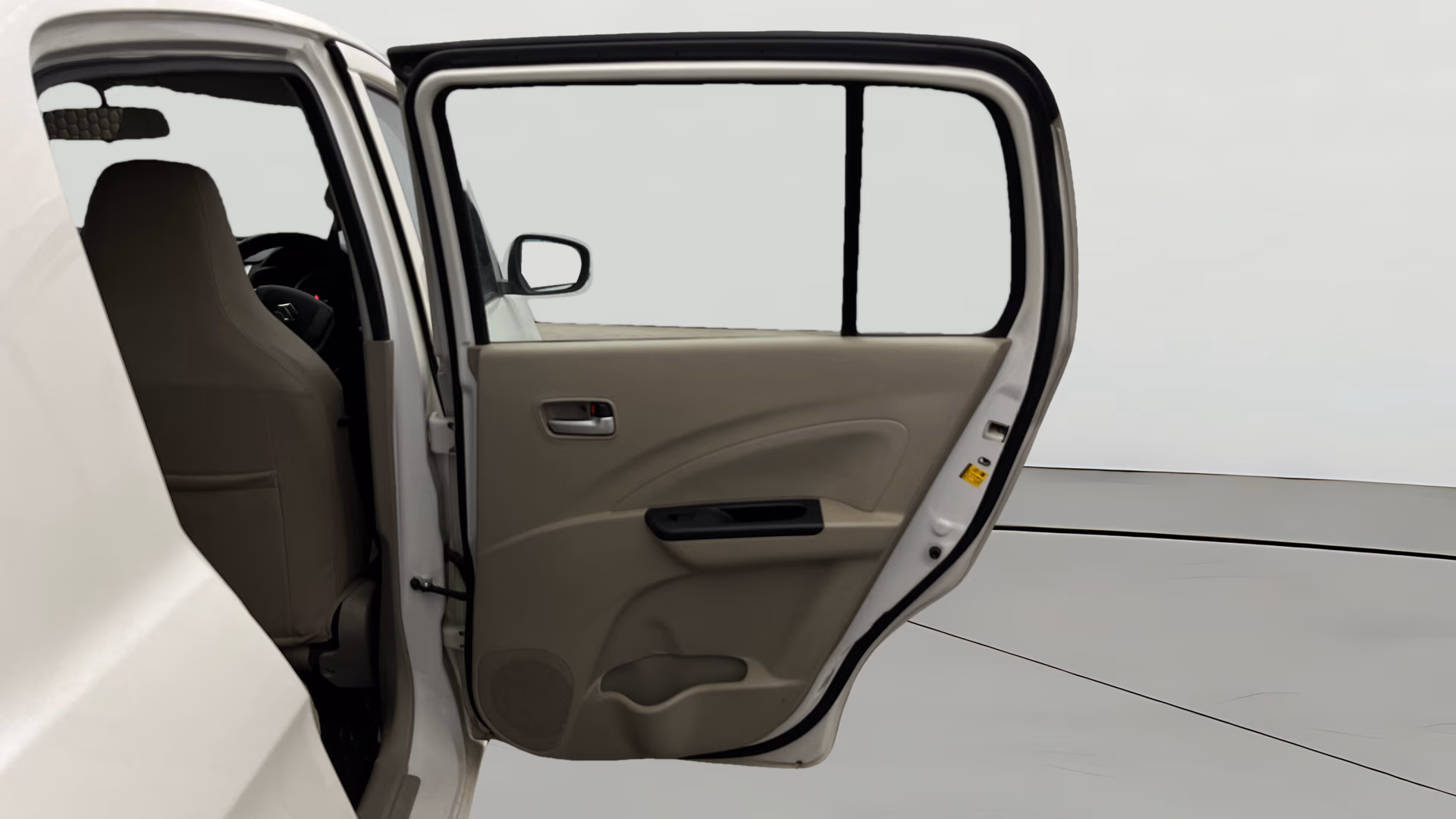 View 2017 Maruti Suzuki 1000 Base Variant Image 7 Used 2017 Maruti Suzuki 1000 Base Variant Image 7