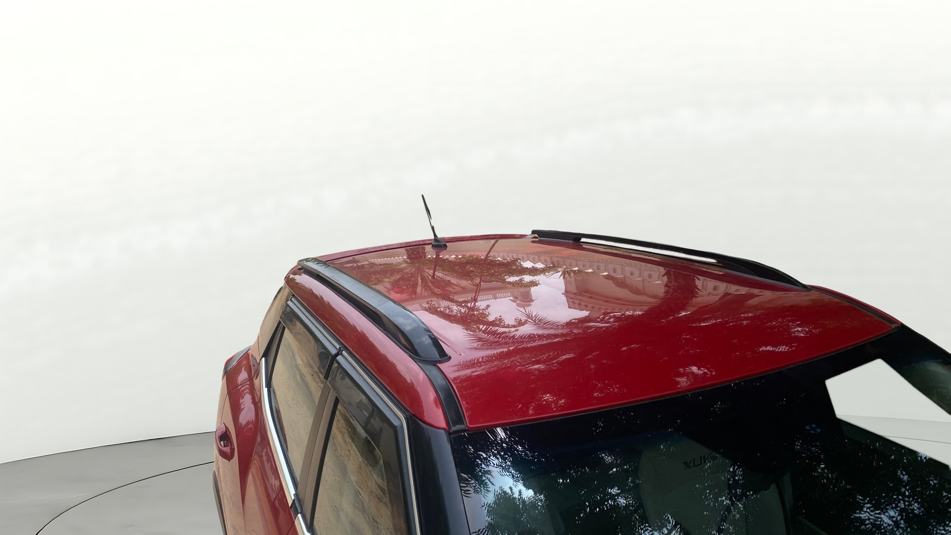 View 2019 Mahindra XUV300 W4 Petrol BS IV Image 5 Used 2019 Mahindra XUV300 W4 Petrol BS IV Image 5