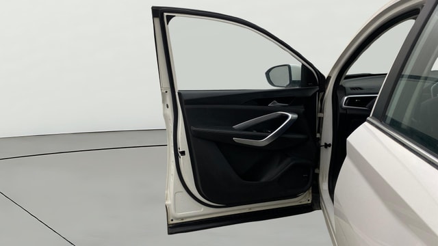 View MG Hector Image 38 Used MG Hector Image 38