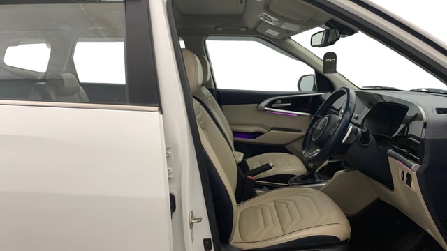 View Kia Carens Image 19 Used Kia Carens Image 19