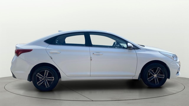 View Hyundai Verna Image 9 Used Hyundai Verna Image 9