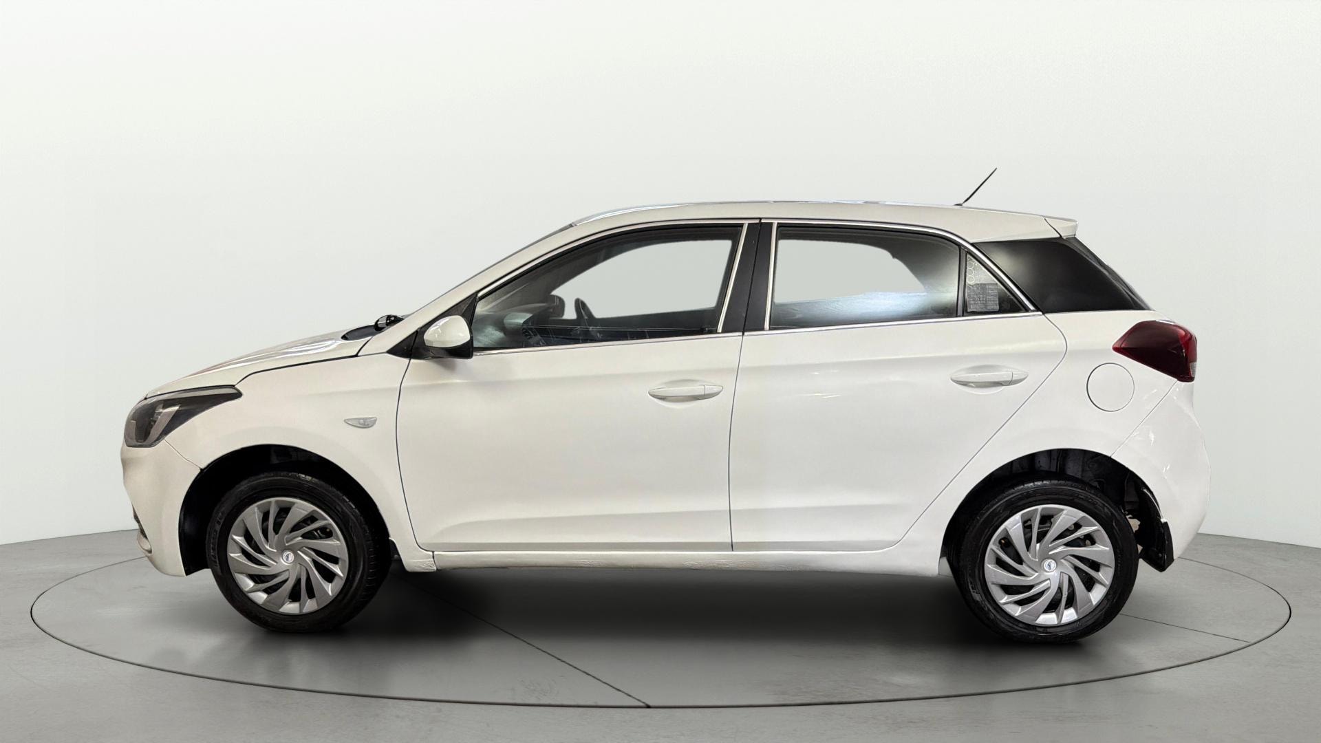 View 2020 Hyundai Elite i20 1.2 Magna Plus Petrol BS IV Image 5 Used 2020 Hyundai Elite i20 1.2 Magna Plus Petrol BS IV Image 5