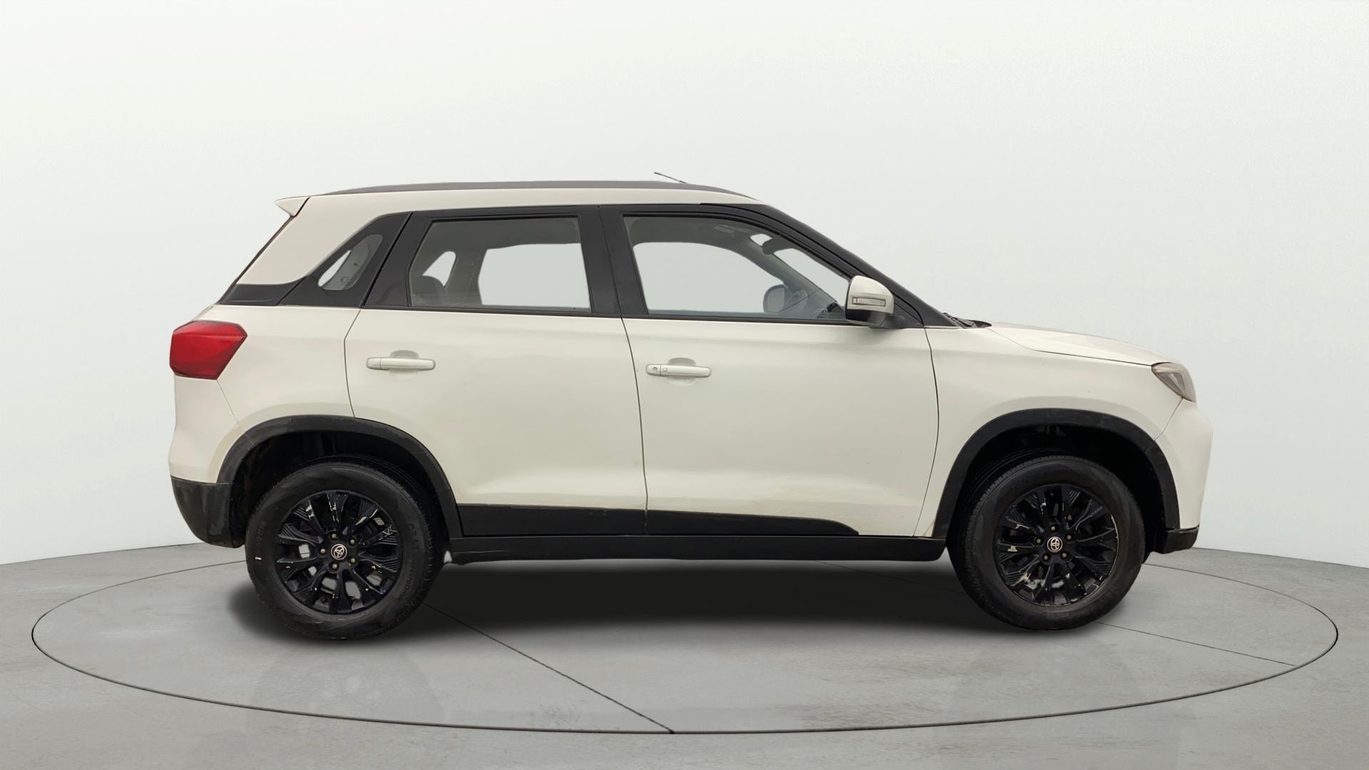 View 2022 Toyota Urban Cruiser High MT Image 9 Used 2022 Toyota Urban Cruiser High MT Image 9