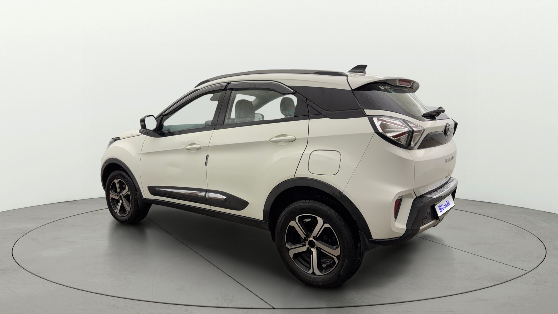 View 2022 Tata Nexon Revotron XZA Plus AMT Image 2 Used 2022 Tata Nexon Revotron XZA Plus AMT Image 2