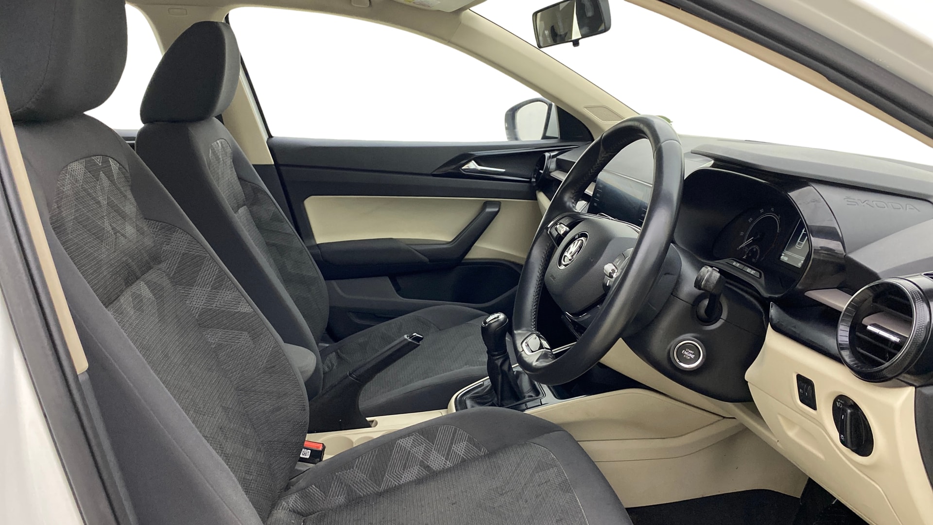 View 2023 Skoda Slavia Ambition 1.0 TSI MT Image 27 Used 2023 Skoda Slavia Ambition 1.0 TSI MT Image 27