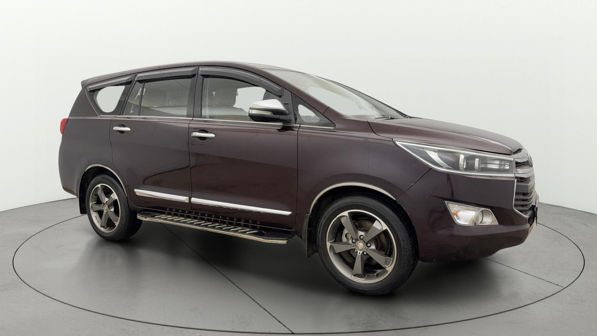 View 2016 Toyota Innova Crysta 2.7 ZX AT 7-Seater BS IV Image 15 Used 2016 Toyota Innova Crysta 2.7 ZX AT 7-Seater BS IV Image 15