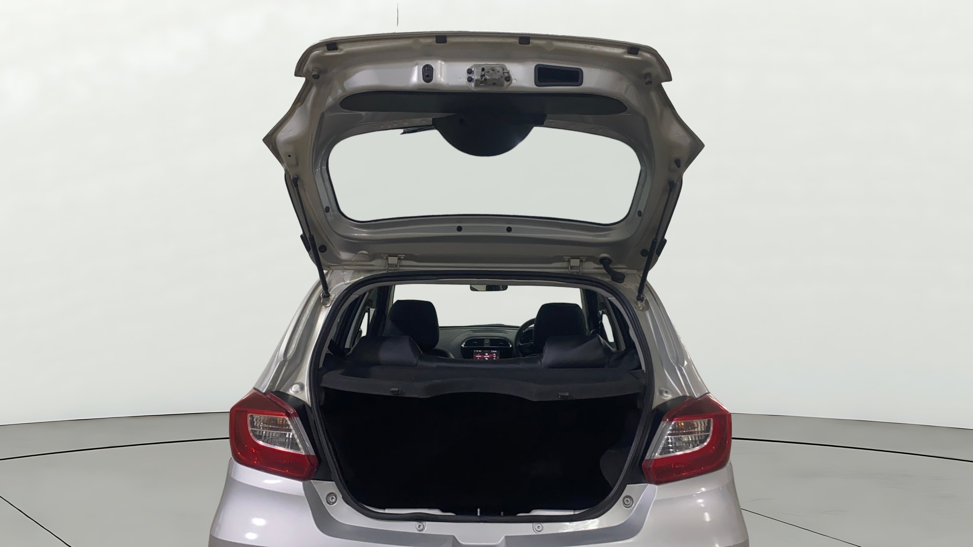 View 2020 Tata Tiago Revotorq XB Image 16 Used 2020 Tata Tiago Revotorq XB Image 16