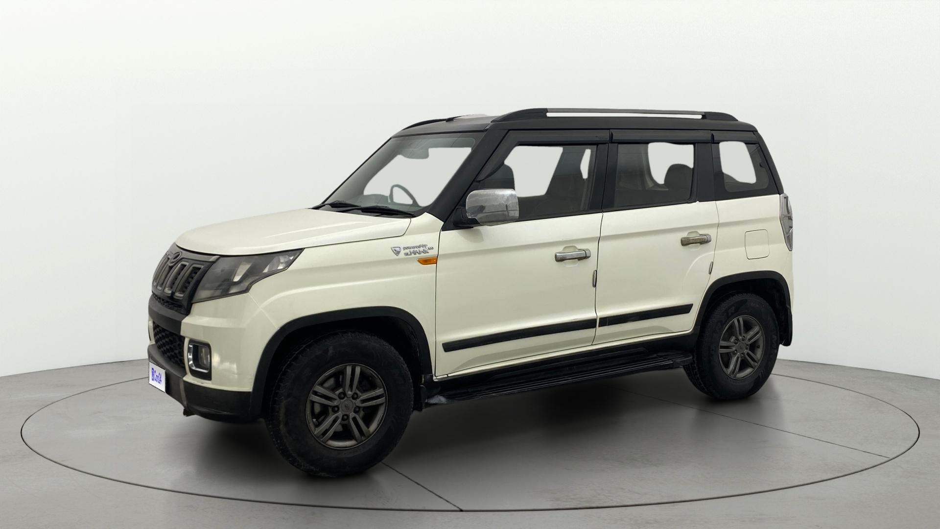 View 2019 Mahindra TUV300 T10 100HP Image 35 Used 2019 Mahindra TUV300 T10 100HP Image 35