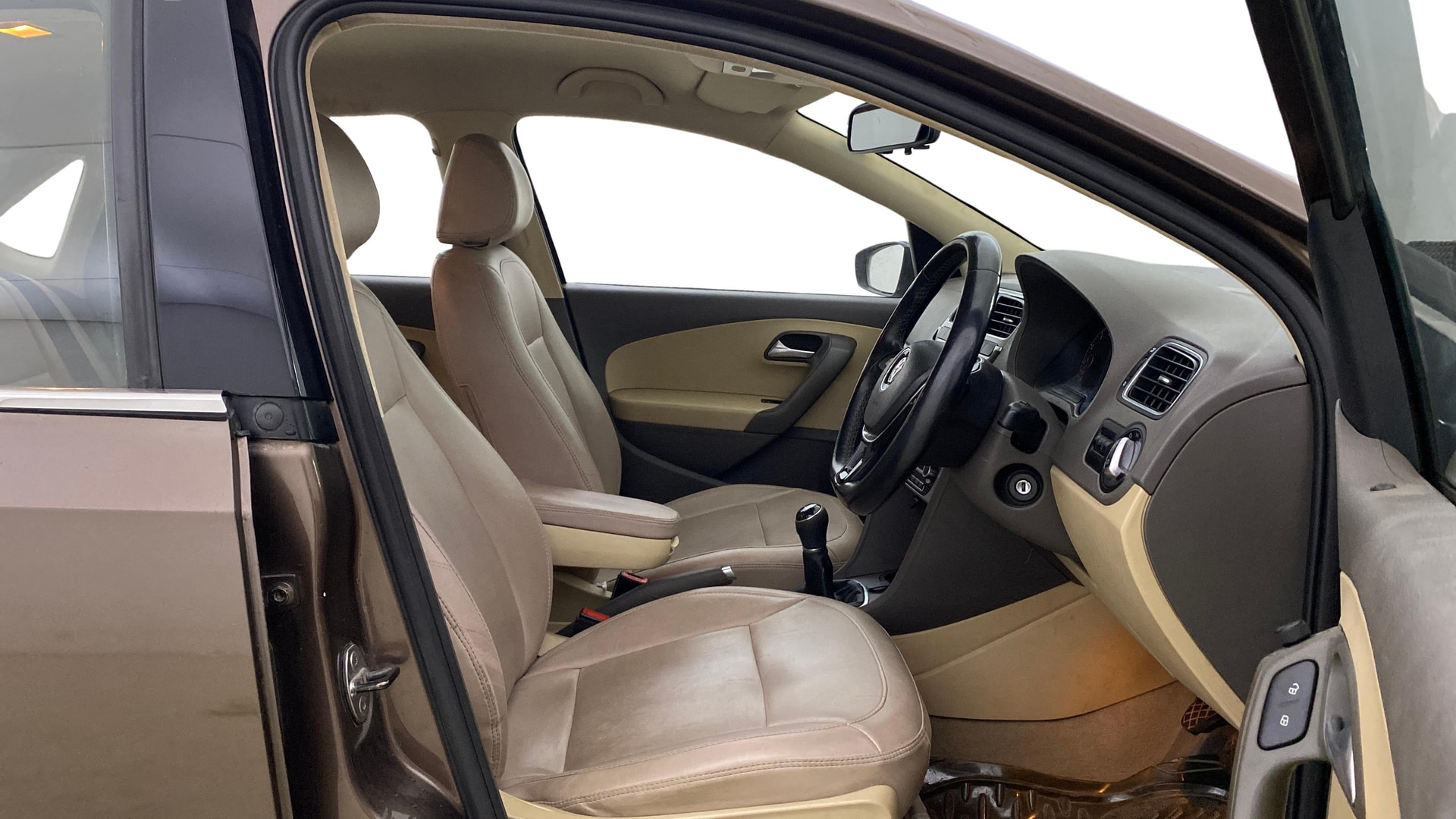 View 2016 Volkswagen Vento 1.2 L TSI Comfortline Petrol AT Image 26 Used 2016 Volkswagen Vento 1.2 L TSI Comfortline Petrol AT Image 26