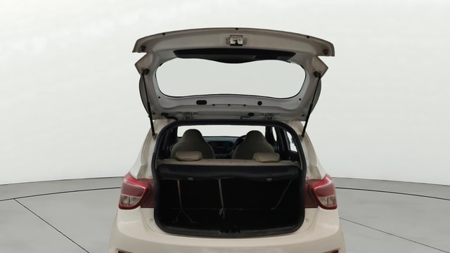 View Hyundai Grand i10 Image 16 Used Hyundai Grand i10 Image 16