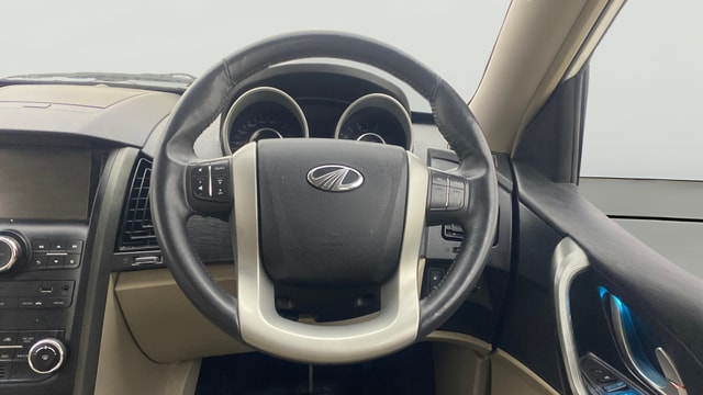 View Mahindra XUV500 Image 14 Used Mahindra XUV500 Image 14