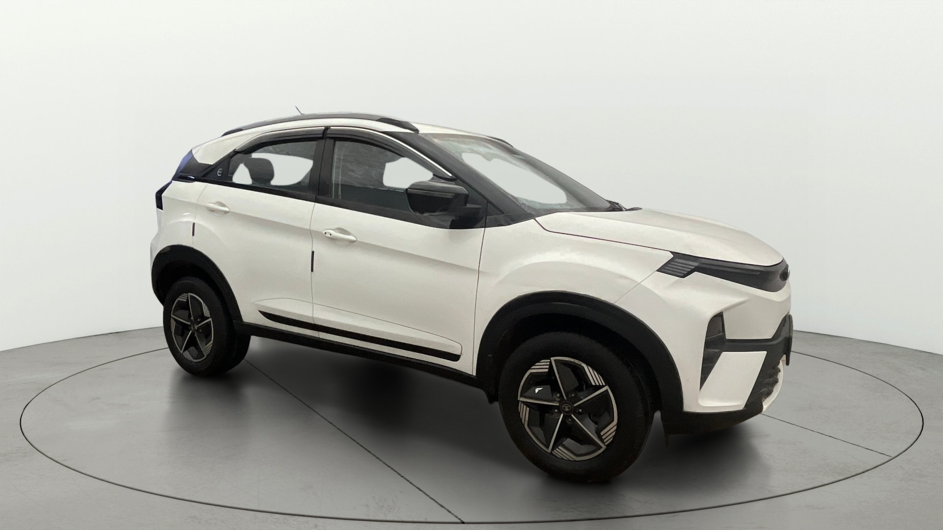 View 2023 Tata Nexon Revotron XE Image 14 Used 2023 Tata Nexon Revotron XE Image 14