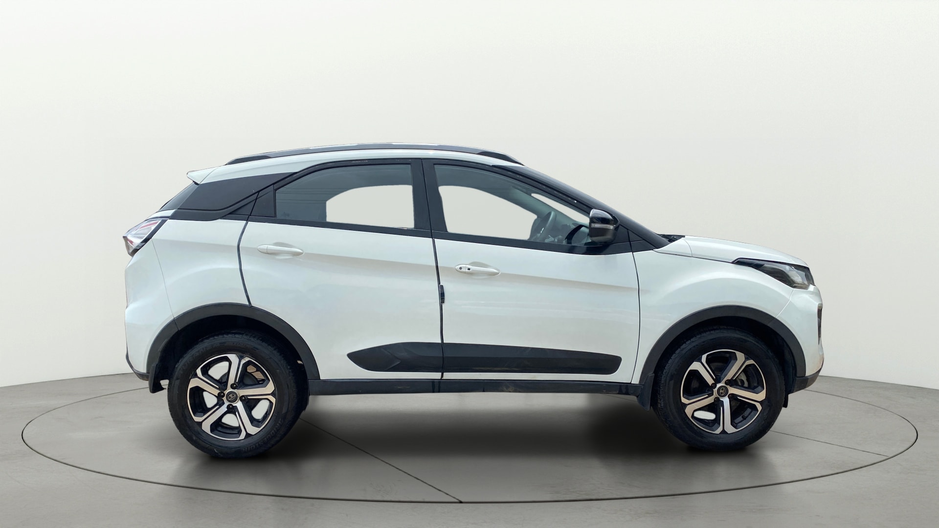 View 2023 Tata Nexon XZ Plus Diesel Image 8 Used 2023 Tata Nexon XZ Plus Diesel Image 8