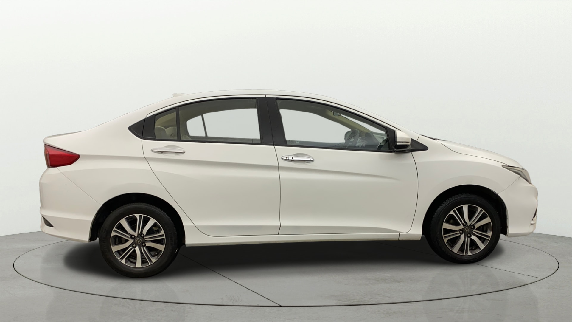 View 2019 Honda City ZX MT Diesel Anniversary Edition Image 27 Used 2019 Honda City ZX MT Diesel Anniversary Edition Image 27