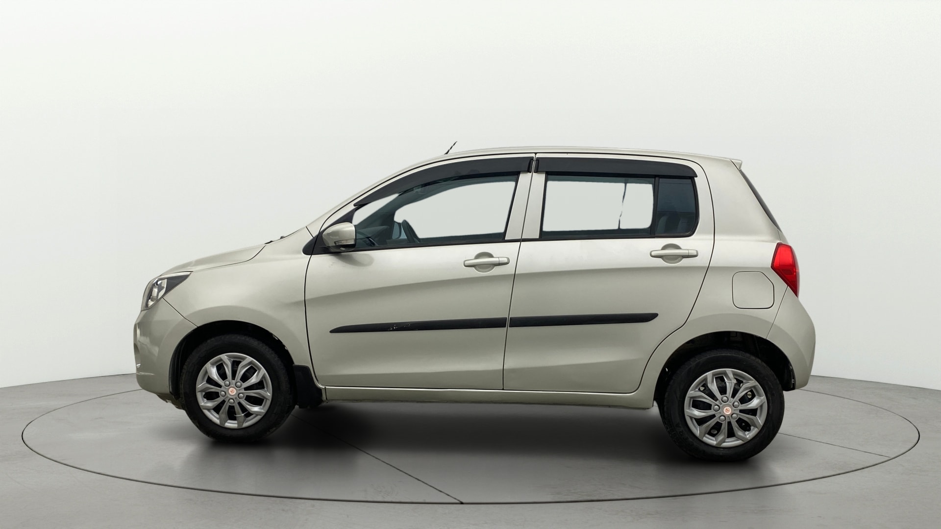 View 2017 Maruti Suzuki 1000 Base Variant Image 5 Used 2017 Maruti Suzuki 1000 Base Variant Image 5