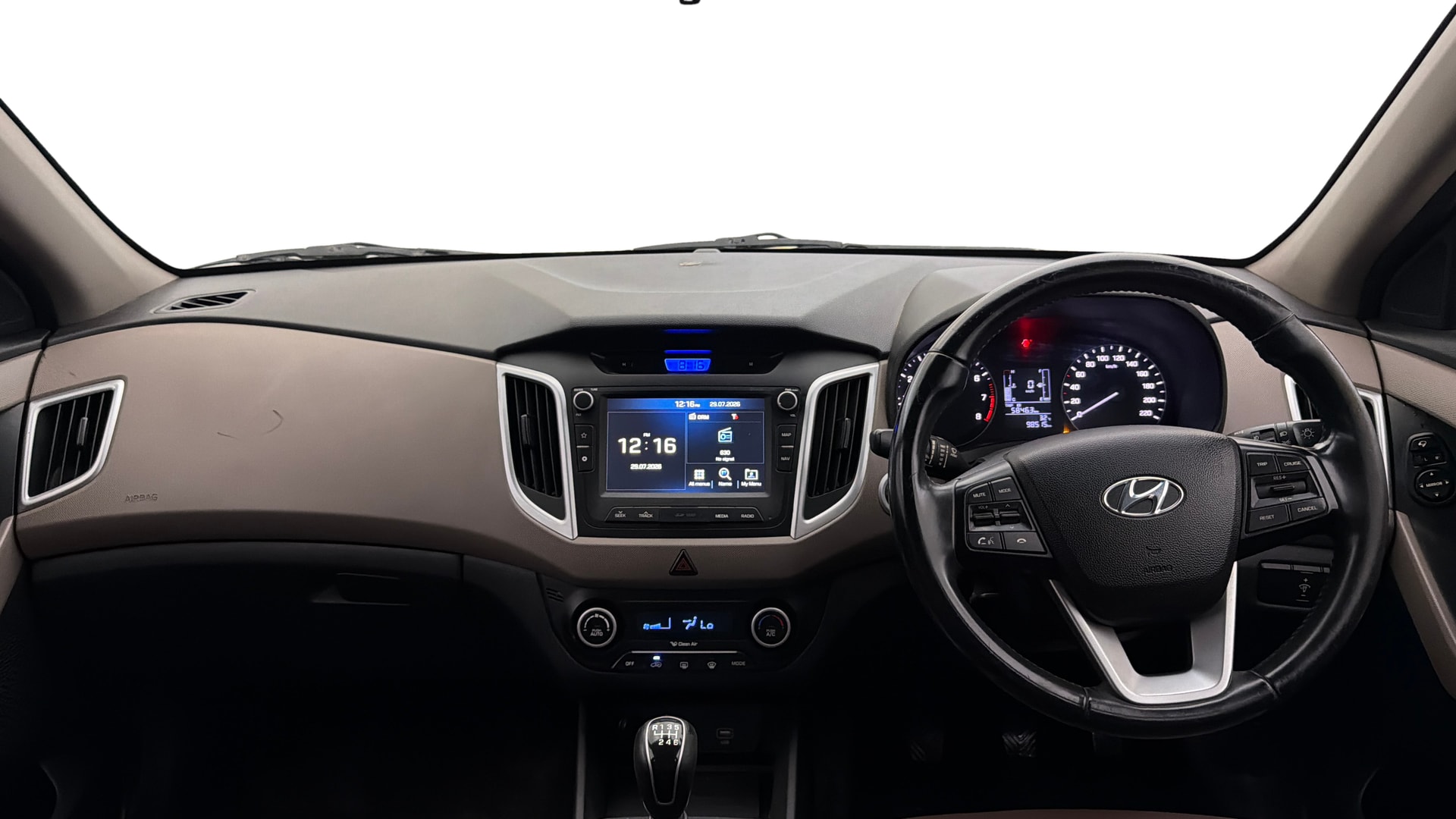 View 2018 Hyundai Creta SX 1.6 Petrol Image 16 Used 2018 Hyundai Creta SX 1.6 Petrol Image 16