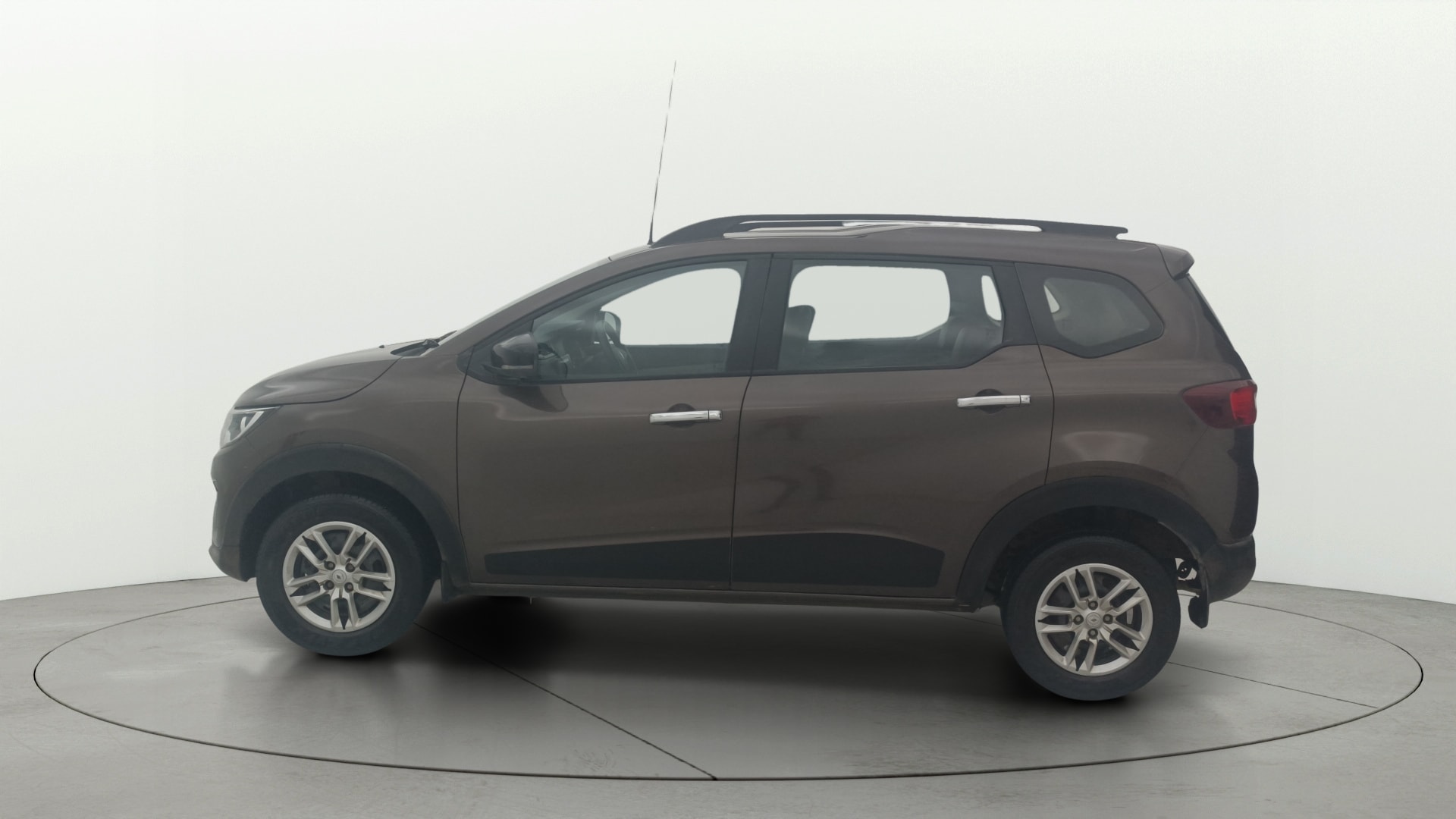 View 2021 Renault Triber RXT Image 25 Used 2021 Renault Triber RXT Image 25