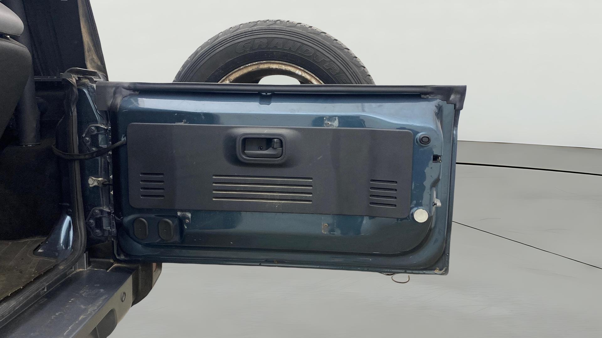 View 2022 Mahindra Thar AX Standard Manual Soft Top 6 Seater Image 15 Used 2022 Mahindra Thar AX Standard Manual Soft Top 6 Seater Image 15