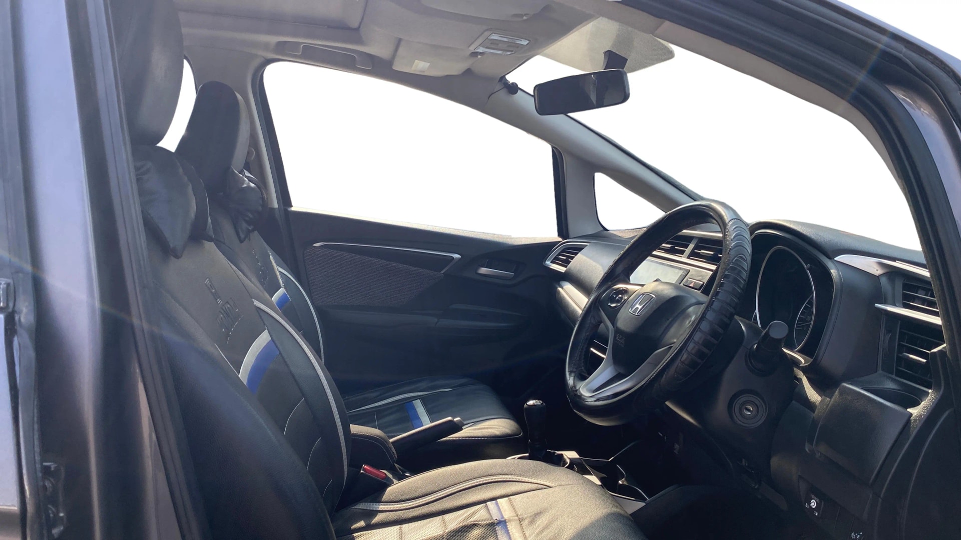 View 2020 Honda WR-V S MT Diesel Edge Edition Image 17 Used 2020 Honda WR-V S MT Diesel Edge Edition Image 17