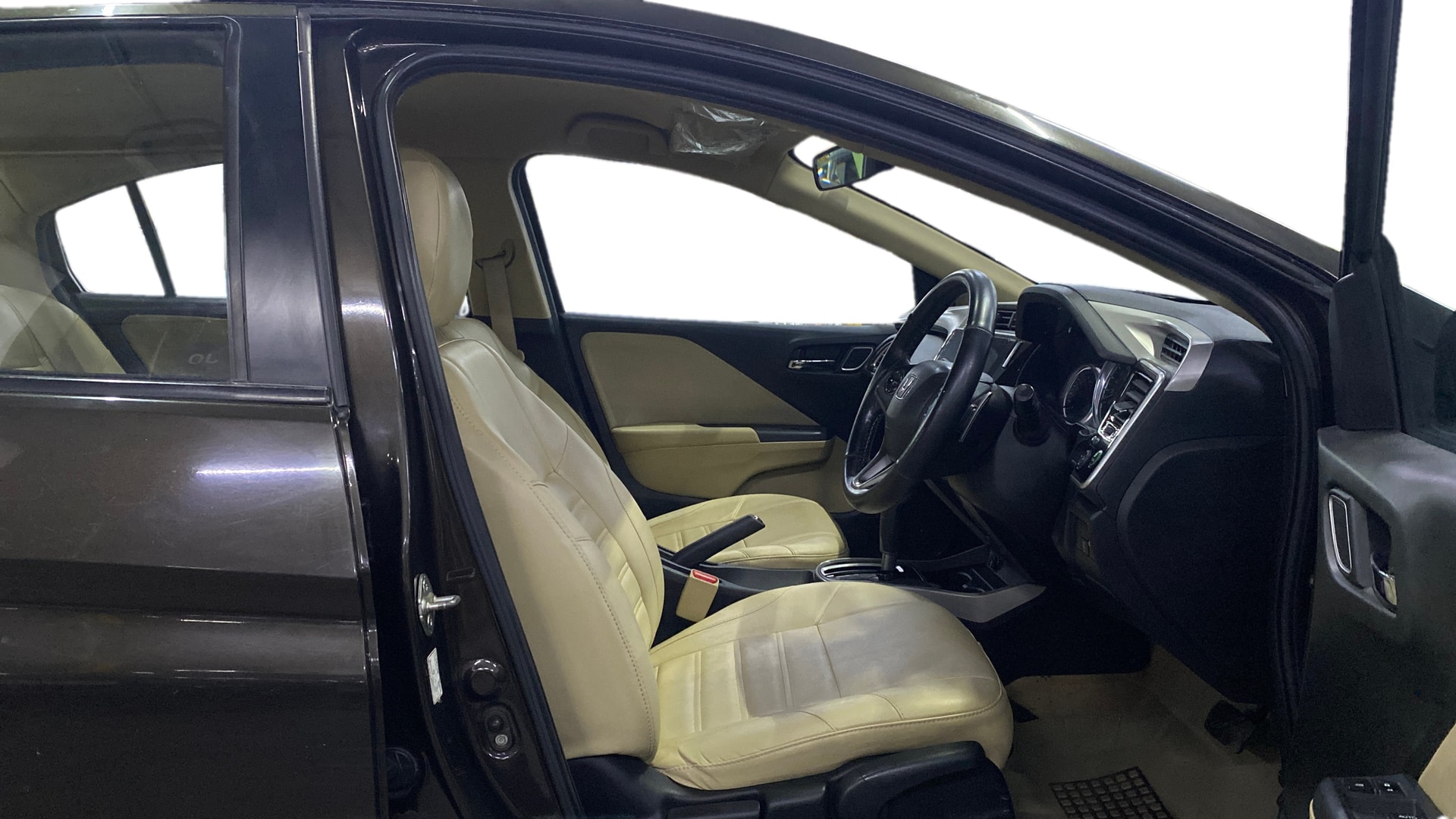 View 2019 Honda City ZX MT Diesel Anniversary Edition Image 18 Used 2019 Honda City ZX MT Diesel Anniversary Edition Image 18