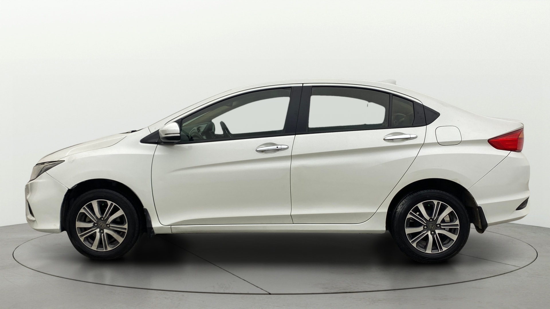 View 2021 Honda City ZX MT Diesel Anniversary Edition Image 6 Used 2021 Honda City ZX MT Diesel Anniversary Edition Image 6