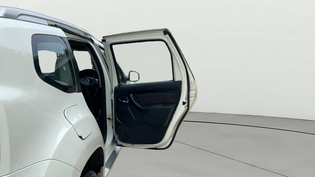 View Nissan Terrano Image 7 Used Nissan Terrano Image 7